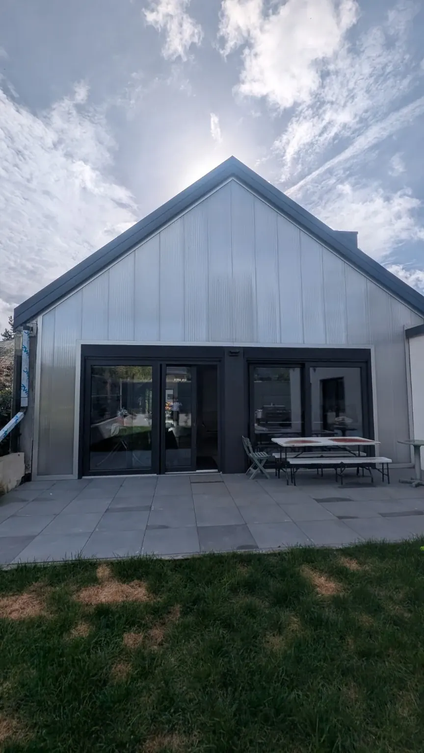 Tervuren · polycarbonate façade
